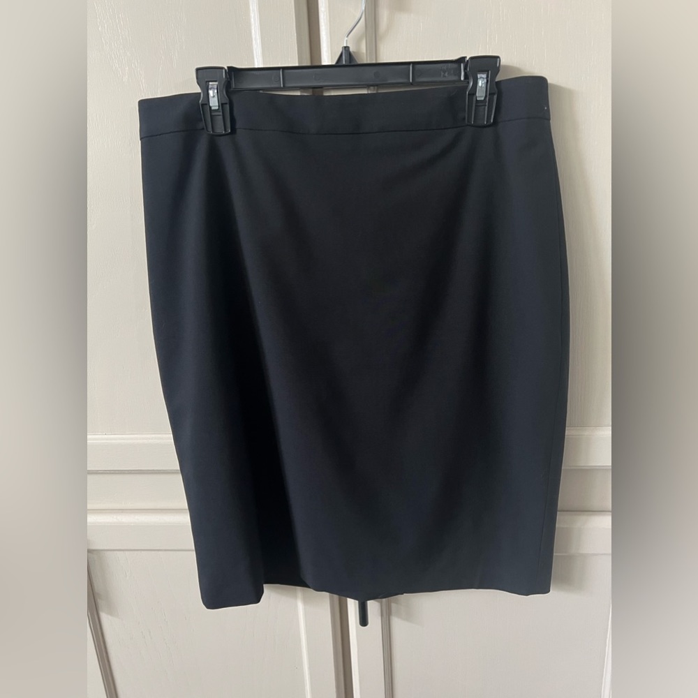 010 Banana Republic NWT Black Skirt